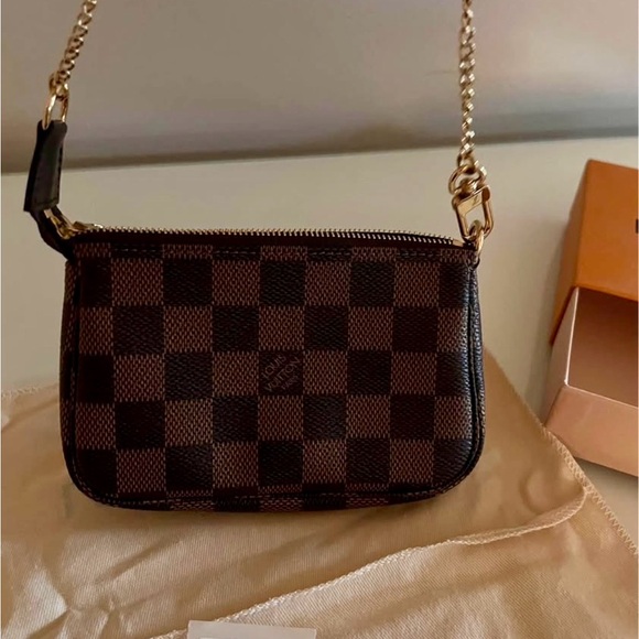Handbags - LV mini pochette brand new
Proof of purchase with all the papers